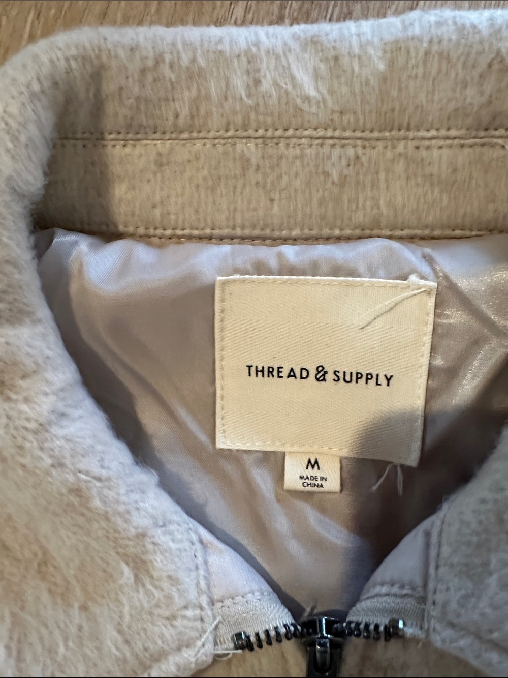 Thread and supply jacket - Picture 2 of 6